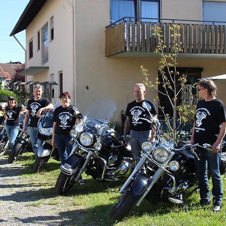 Vronis Ferienwohnungen Muhlingen Kültér fotó